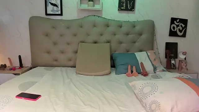 Antonella Montanari online show from 03-28-26, 01:06