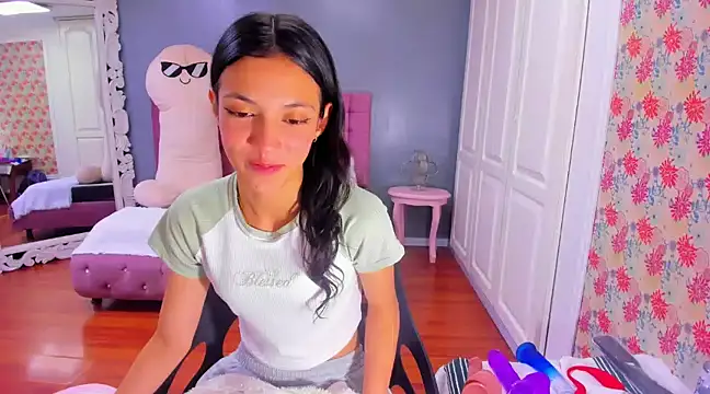 Snapshot of Iris_Stone_ chatting on 01-21-25, 01:43 Iris Stone online show from 01-21-25, 01:43