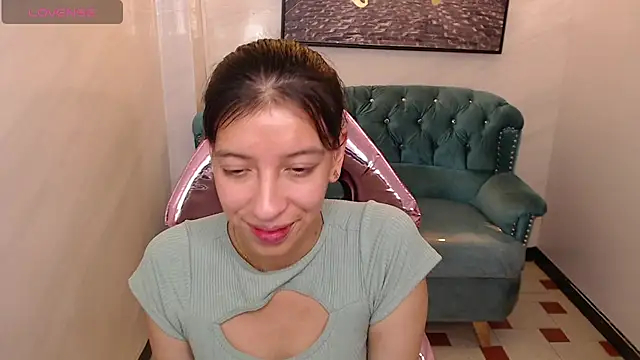 Snapshot of _lucy_v chatting on 03-01-25, 06:35 lucy v online show from 03-01-25, 06:35