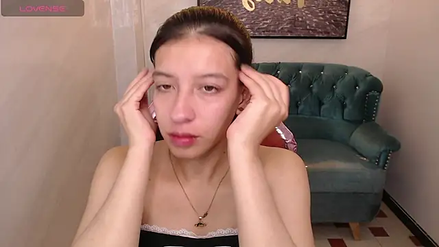 Snapshot of _lucy_v chatting on 02-06-25, 03:16 lucy v online show from 02-06-25, 03:16