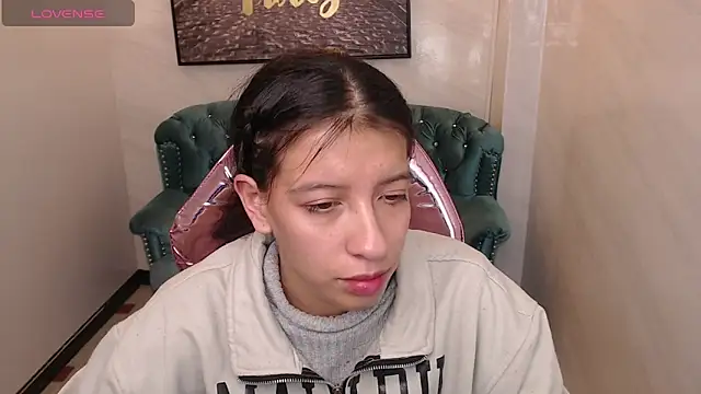 Snapshot of _lucy_v chatting on 03-09-25, 01:15 lucy v online show from 03-09-25, 01:15