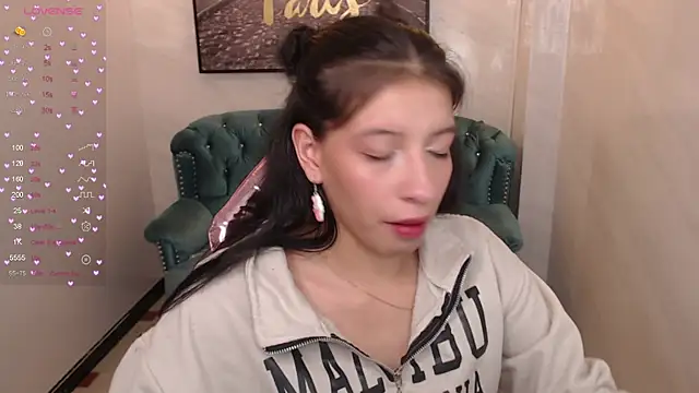 Snapshot of _lucy_v chatting on 01-30-25, 06:24 lucy v online show from 01-30-25, 06:24
