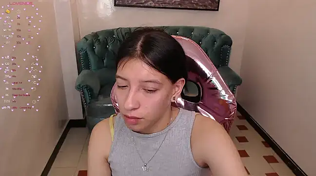 Snapshot of _lucy_v chatting on 02-13-25, 06:20 lucy v online show from 02-13-25, 06:20