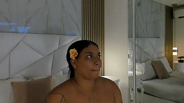 Snapshot of belacampbell chatting on 06-02-26, 05:51 belacampbell online show from 06-02-26, 05:51