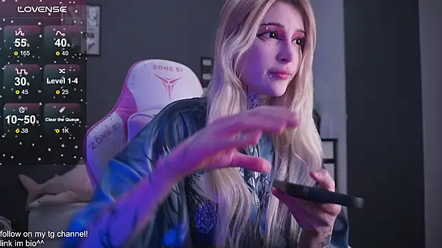 fraulein mooon online show from 11-24-25, 10:54