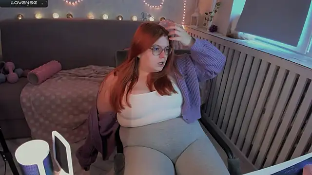 Melissa Purr online show from 11-17-25, 06:17