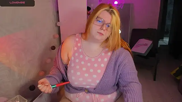 Snapshot of Melissa_Purr chatting on 04-22-26, 08:04 Melissa Purr online show from 04-22-26, 08:04