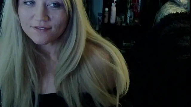 Snapshot of ziggyspice chatting on 10-04-25, 07:04 ziggyspice online show from 10-04-25, 07:04