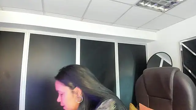 Ivanna18 x online show from 10-28-25, 03:51