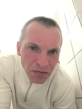 AttractiveSilk5 online show from 04-23-26, 09:38