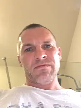 AttractiveSilk5 online show from 04-17-26, 04:10