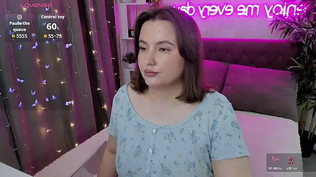 FeralPeach online show from 10-23-25, 04:55