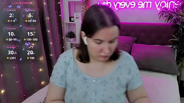 FeralPeach online show from 11-06-25, 04:16