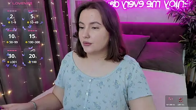 FeralPeach online show from 10-18-25, 04:47