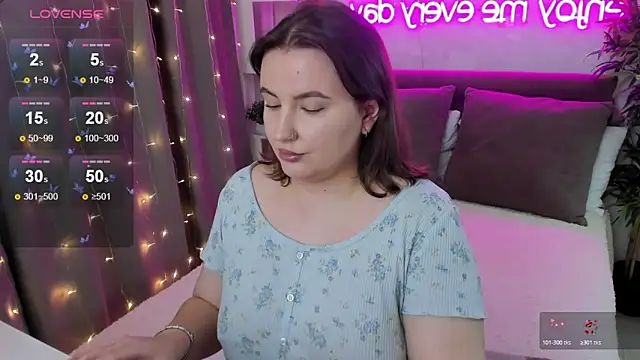 FeralPeach online show from 11-26-25, 04:56