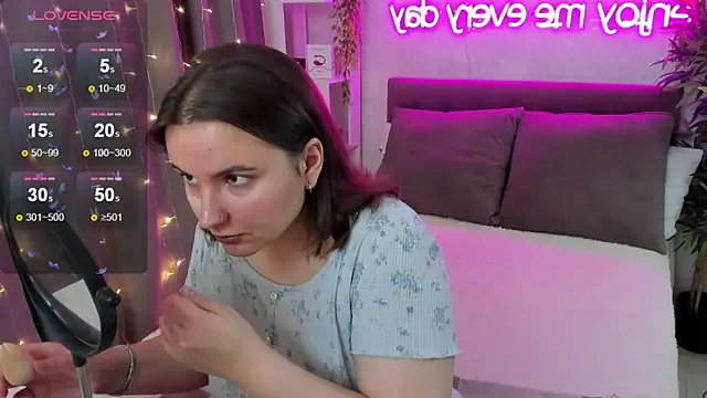 FeralPeach online show from 11-23-25, 06:12