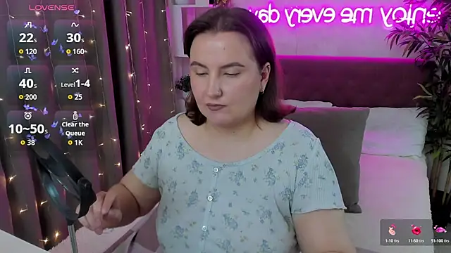 FeralPeach online show from 09-11-25, 04:34