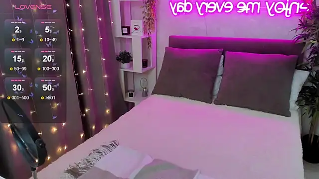 FeralPeach online show from 11-27-25, 03:51