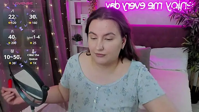 FeralPeach online show from 10-19-25, 04:26