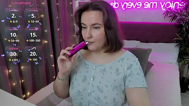 FeralPeach online show from 09-10-25, 06:45