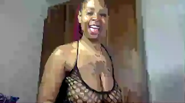 Snapshot of Rose_berry chatting on 02-23-25, 07:22 Rose berry online show from 02-23-25, 07:22