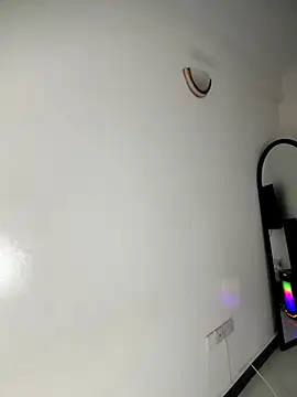 Snapshot of Rose_berry chatting on 10-18-25, 06:04 Rose berry online show from 10-18-25, 06:04