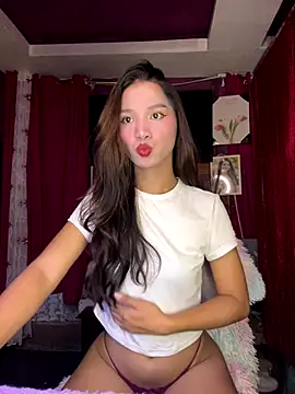 Snapshot of Ur_dreamgurl05 chatting on 12-19-25, 03:03 Ur dreamgurl05 online show from 12-19-25, 03:03
