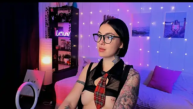 Magic Allie online show from 11-22-25, 04:33