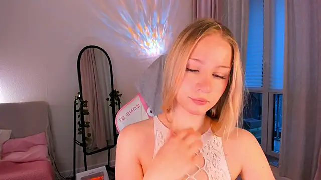 Snapshot of Eva_Davi chatting on 04-26-26, 02:53 Eva Davi online show from 04-26-26, 02:53