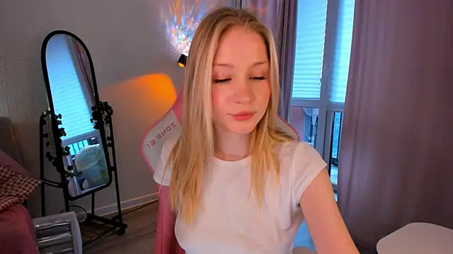 Eva Davi online show from 04-06-26, 04:46