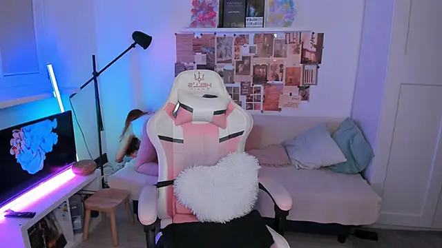 Mia Madden online show from 03-29-26, 03:08