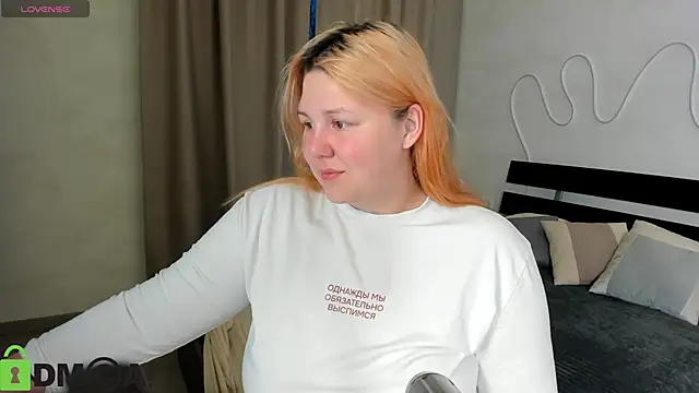 Ruth Oliver online show from 10-27-25, 01:06