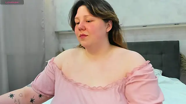 Ruth Oliver online show from 06-22-26, 01:11