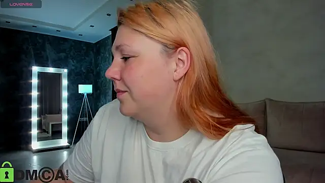 Snapshot of Ruth_Oliver chatting on 09-28-25, 12:06 Ruth Oliver online show from 09-28-25, 12:06