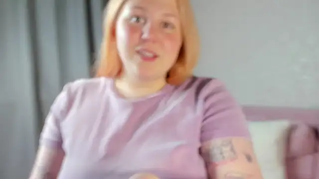 Snapshot of Ruth_Oliver chatting on 10-15-25, 01:15 Ruth Oliver online show from 10-15-25, 01:15