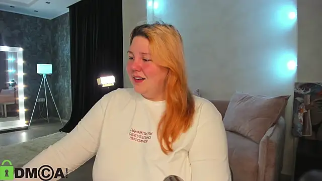 Ruth Oliver online show from 10-28-25, 01:06