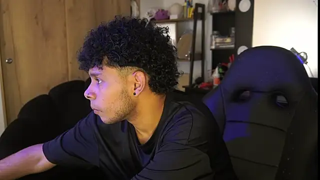 MissKorah online show from 01-28-25, 03:25