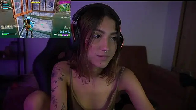 MissKorah online show from 12-31-24, 10:34