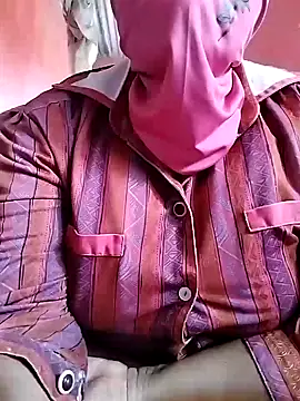 Snapshot of naughtygrannyXXX chatting on 03-10-25, 11:23 naughtygrannyXXX online show from 03-10-25, 11:23