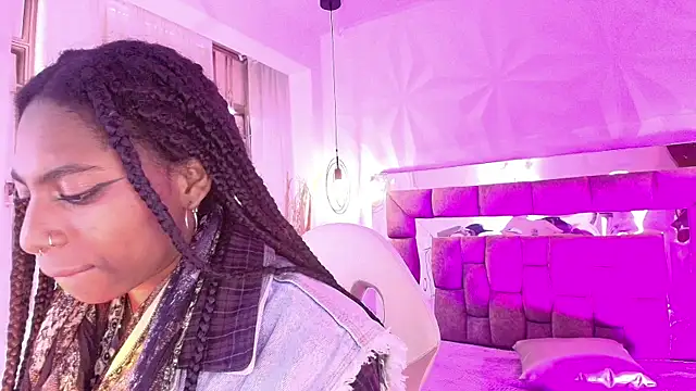 Queen perla  online show from 07-12-26, 12:39
