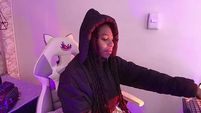 Queen perla  online show from 11-24-25, 11:43