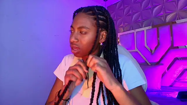 Queen perla  online show from 04-26-26, 01:41