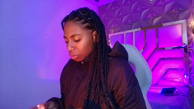Queen perla  online show from 04-30-26, 12:12