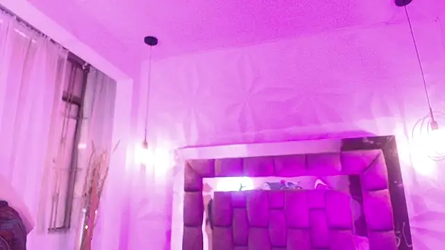 Queen perla  online show from 06-15-26, 12:27