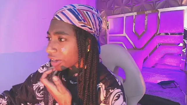 Queen perla  online show from 03-31-26, 12:18