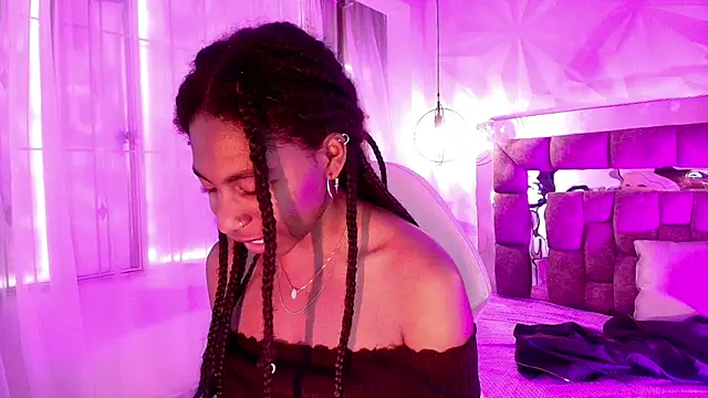 Queen perla  online show from 07-23-26, 08:05