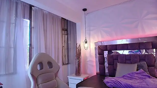 Queen perla  online show from 07-10-26, 12:27