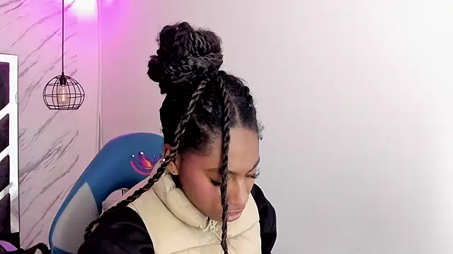 Queen perla  online show from 11-10-25, 12:10