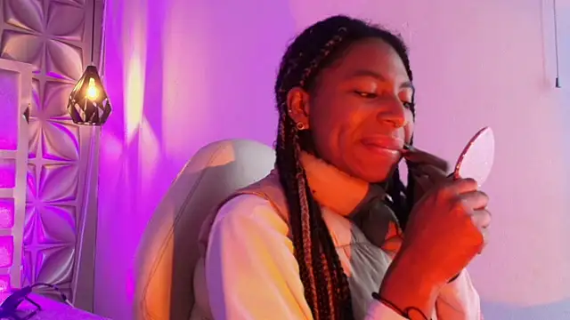 Queen perla  online show from 03-06-26, 12:22