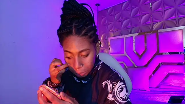 Queen perla  online show from 05-04-26, 12:19